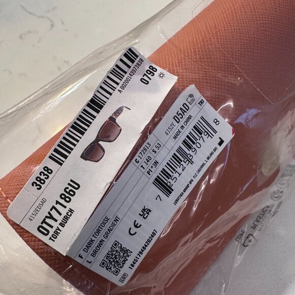 NWT! NEW! Tory Burch Trace Sunglasses -Dark Tortoise / Brown Gradient - Picture 10 of 10